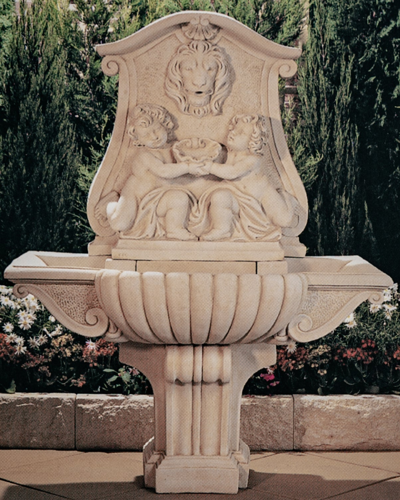 Tranquillo - Lion Concrete Limestone Wall Water Feature