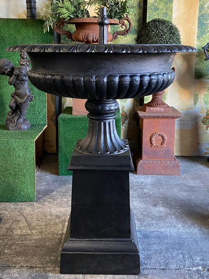 Aquaedge - Cast Iron Urn Water Feature