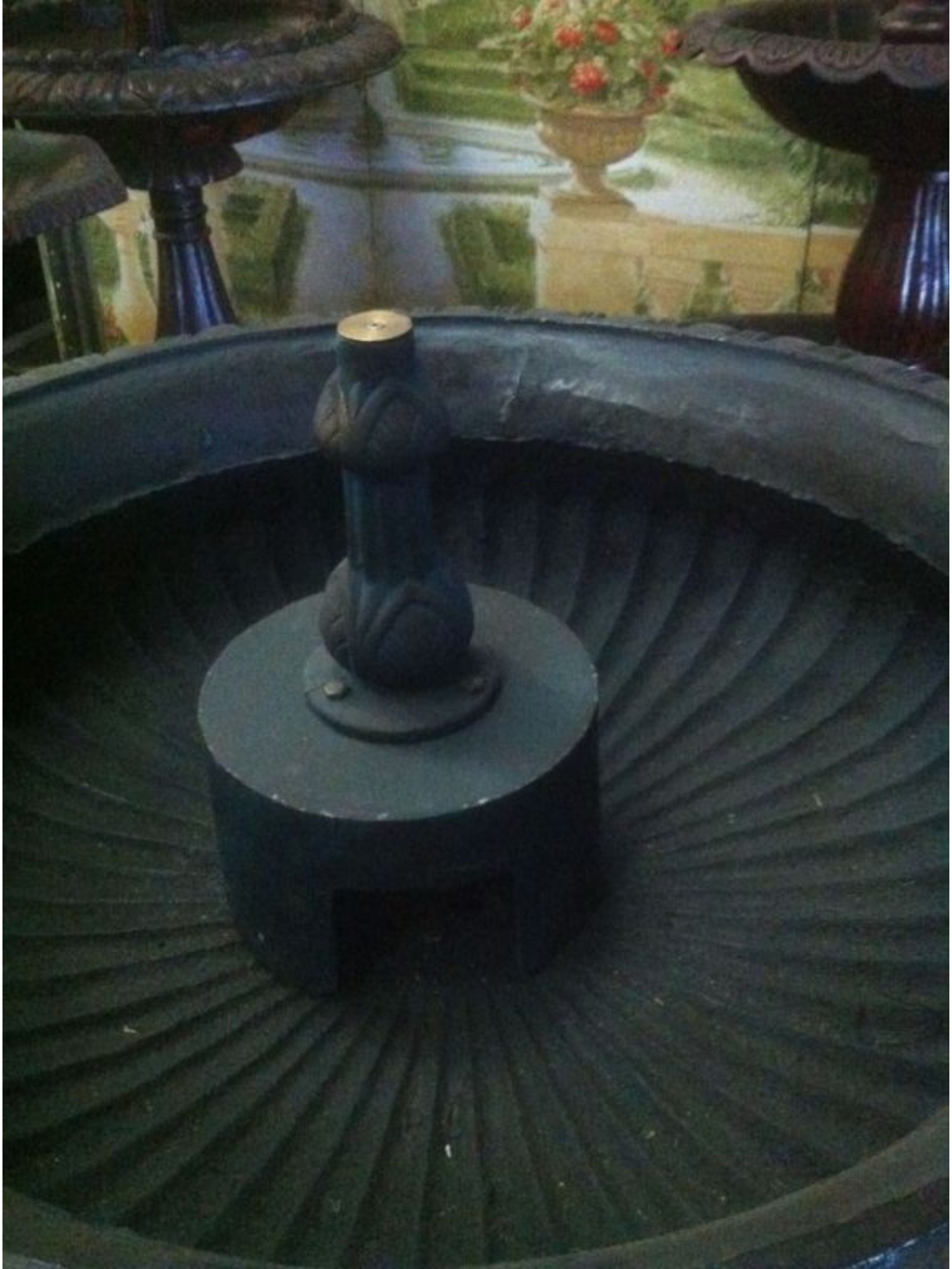 Aquaedge - Cast Iron Urn Water Feature- Urn Close up