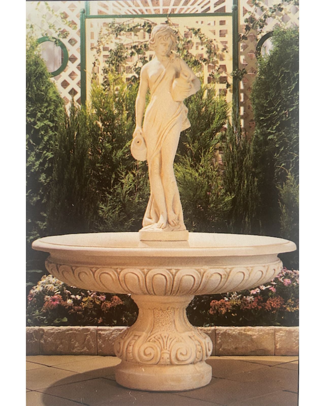 Sirena - Classic Concrete Water Feature